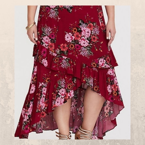 torrid Dresses & Skirts - TORRID Red Floral Hi-Low Gauze Skirt size 2